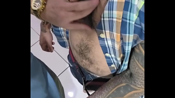 Image FUDENDO O CAPATAZ DA FAZENDO QUE PAGAVA DE MACH&Atilde_O MAS GOSTA MESMO &Eacute_ DE VIRAR PUTINHA DE MACHO