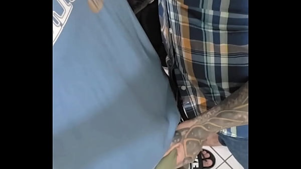 Image FUDENDO O CAPATAZ DA FAZENDO QUE PAGAVA DE MACH&Atilde_O MAS GOSTA MESMO &Eacute_ DE VIRAR PUTINHA DE MACHO
