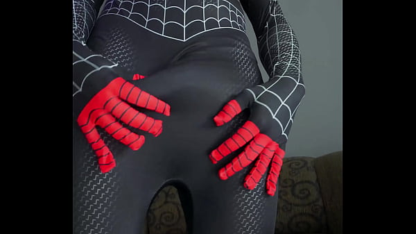 Image Miles Morales Homem Aranha Cosplay batendo uma punheta e gozando bastante bem gostoso - GOZO FARTO