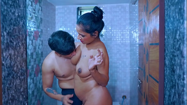 Image Big boobs sexy servant seduce by her boss when they were alone in the room