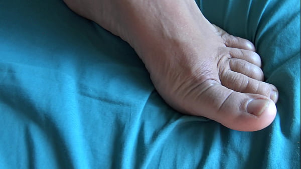 Image Turkish amateur wife shows her hairy pussy closeup in front of her stepson