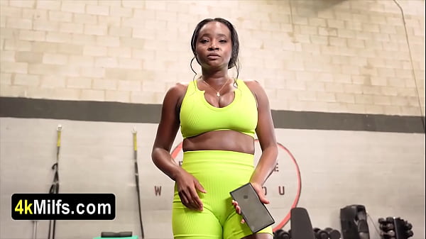 Image Perfect ebony MILF workout and fuck wit the lucky instructor
