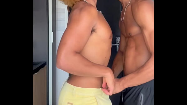 Image FUDENDO NA BRODERAGEM COM MEU AMIGO DOTADO