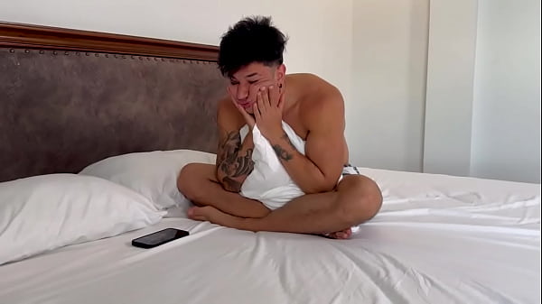 Image Latina rubia de tetas enormes pide al mejor amigo de su novio que se folle su estrecho co&ntilde_o infiel hasta el orgasmo, Rubia cachonda follada intensamente!