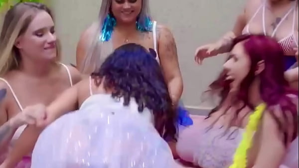 Image Baile de Carnaval do meu trabalho acabou com todas as meninas se comendo COMPLETO NO SHEER/RED