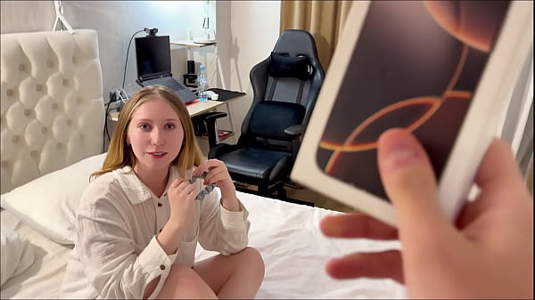 Image Part 1: The guy promised to give his stepsister an iPhone if she sucked his big dick.