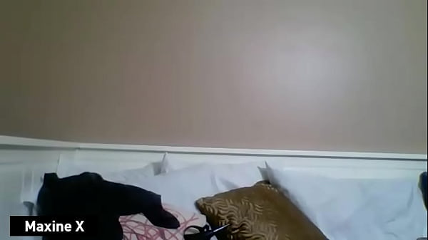 Image Sexy Cougar Maxine X Gets Horny & Oily! She Fucks Her Huge Dildo!