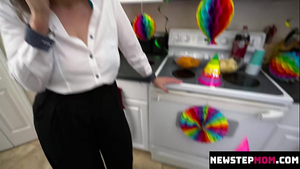 Image Stepmother Melody Wants to Prepare Something Special for Stepson - Newstepmom