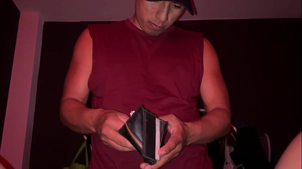 Image &iexcl_Mi hermanastro me pilla masturb&aacute_ndome y me da todo su dinero para probar mi CO&Ntilde_O
