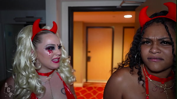 Image Two Sluts Gets Invited To Meet The Biggest Trick In Las Vegas & It Ends Up Being A Fuckfest