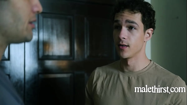 Image Handy Man Seduces Twink Stuck Up On His Ex | MaleThirst
