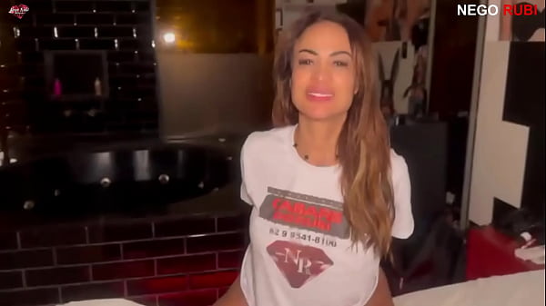 Image Coloquei a coleira na vagabunda para ela me obedecer - Arrombei ela toda com minha rola gigante
