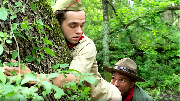 Image HOLY MOLY! See what happens when scout boy Marcus Rivers meets a huge and terrifying black anaconda in jungle! The scout boy takes the snake in his mouth!