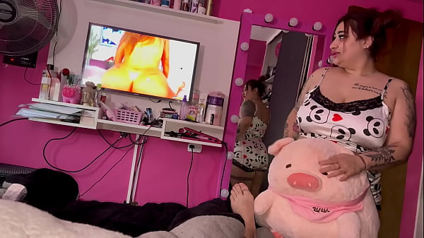 Image Encuentro a mi Hermanastro Viendo Porno lo ayudo a sacarse la Lechita