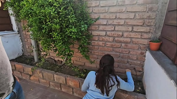 Image SEXO CASERO EN EL PATIO &ndash_ PRIMA DE MI AMIGO CALIENTE ME PIDE MAS (POV)
