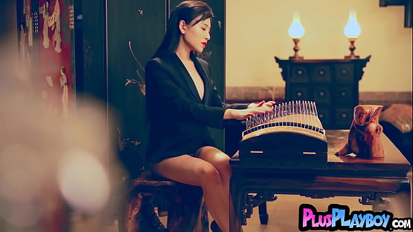Image Chinese MILF passion posing session and hot striptease for the Playboy
