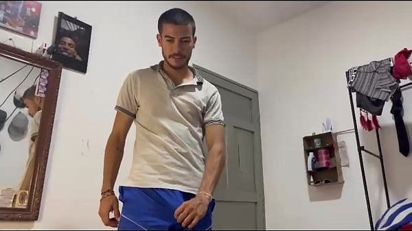 Image SORPRENDO A MI MADRASTRA MASTURBANDOSE Y ME LA FOLLO BIEN RICO