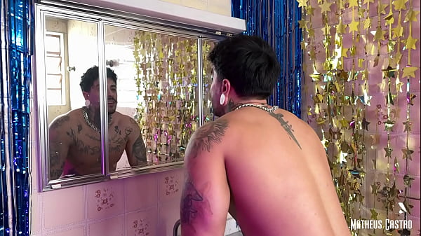 Image A LOIRA DO BANHEIRO TA DIFERENTE E SAIU CHUPANDO E FODENDO COM TODO MUNDO DA FESTA - TEASER - COLLAB VIVIAN LOLLA & ARTHUR VELVET