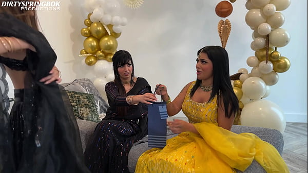 Image Marina Maya gatecrashes the Eid party