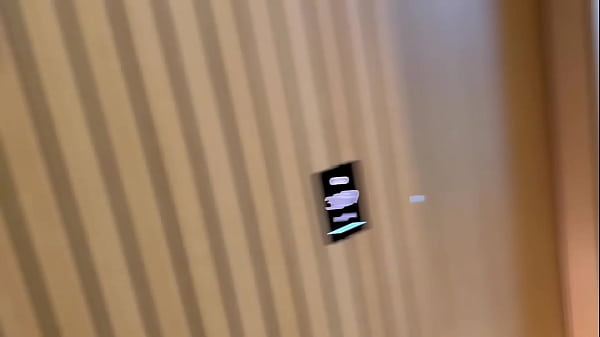 Image Femme infid&egrave_le se fait baiser sur le balcon de son h&ocirc_tel