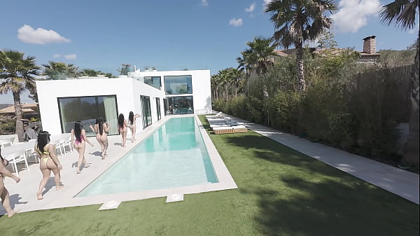 Image We filled the Airbnb house with prostitutes of all nationalities.