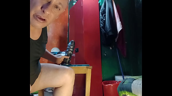 Image Expandiendo mi culo goloso con dildos grandes