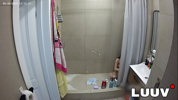 Image LUUV. Boyfriend with his girlfriend in the shower for a reality show