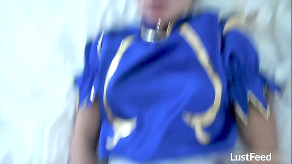 Image Chun Li fucks herself - cosplay
