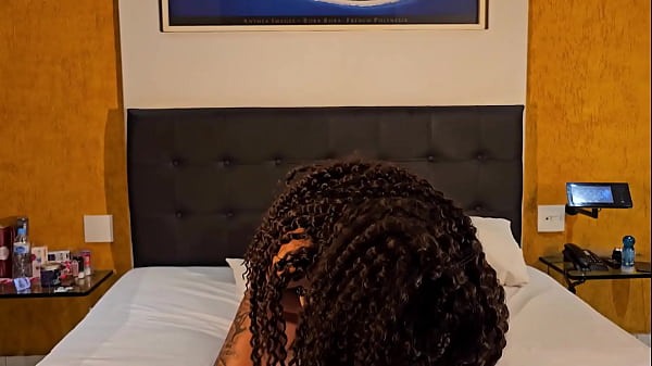 Image Especial halloween - Foi Buscar a entedada na balada e levou para o motel. Pegou a enteada novinha na balada e levou para o motel e deu uma surra de rola na safada.