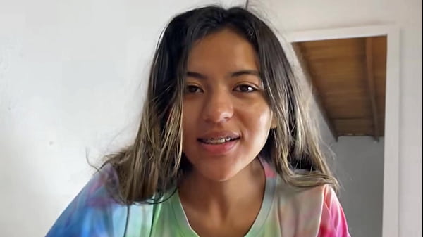 Image Perfecta jovencita de 18 a&ntilde_os MISHELL GOMEZ est&aacute_ cachonda, as&iacute_ que se folla a un extra&ntilde_o