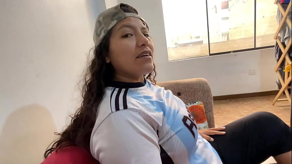 Image Le gane la competencia de videojuegos a mi mejor amiga y tuve que darme sexo oral y anal para celebrar