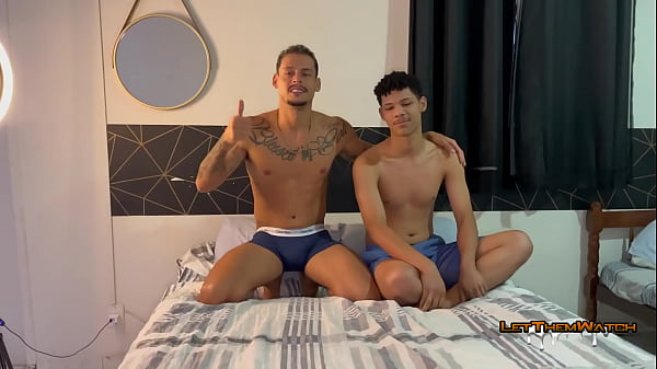 Image NOVINHO ESTUDANTE SENDO FUDIDO POR PROFISSIONAL