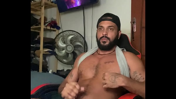 Image jogador de lol me xingou na call. fui at&eacute_ a casa dele e dei uma surra de pica (  punheta)