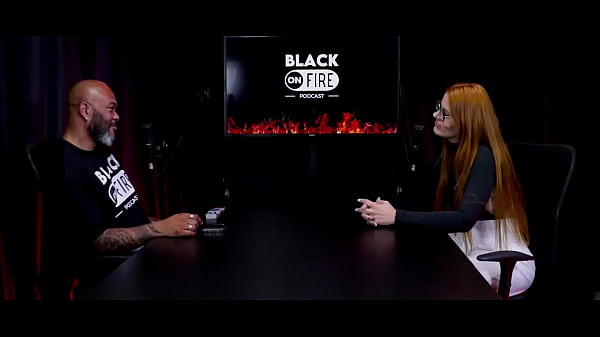 Image Contou a experi&ecirc_ncia boa e ruim que teve no liberal, e seu namorado tem mais f&atilde_s do que ela - Bella Ruiva (WATCH ON: SHEER/RED)