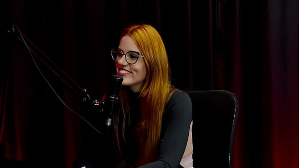Image A internet est&aacute_ fodendo o meio liberal, est&atilde_o trazendo a modinha do menage feminino, e a surtada que deu... - Bella Ruiva (WATCH ON: SHEER/RED)