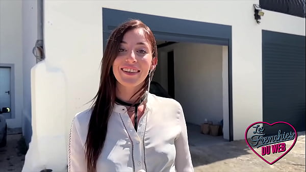Image Sandrillon, brune en chaleur, obtient la baise hard qu'elle voulait
