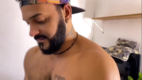 Image Novinho chamou os colegas da facul pra estudar e ganhou 2 rolas no cu