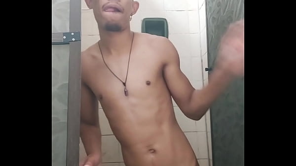 Image Tocando uma no banheiro