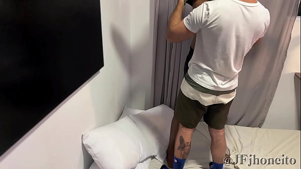 Image UM BOQUETE E UM COPO DAGUA N&Atilde_O SE NEGA A NINGU&Eacute_M