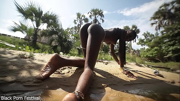 Image Lucky foreigner fucked this African tribe queen perfect body in the village river