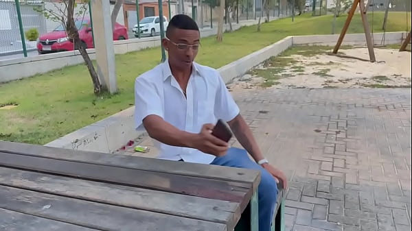 Image encontrei com uma novinha brincando no parque e ela pediu pra bricar com meu pirulito cabecudo ent&atilde_o levei ela para o carro(COMPLETO NO RED)