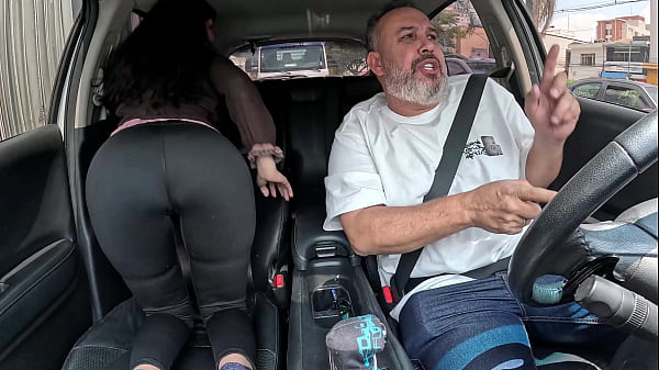 Image Mais uma novinha dando o c&uacute_ gostoso na carona nas ruas da cidade - Nyx Luar