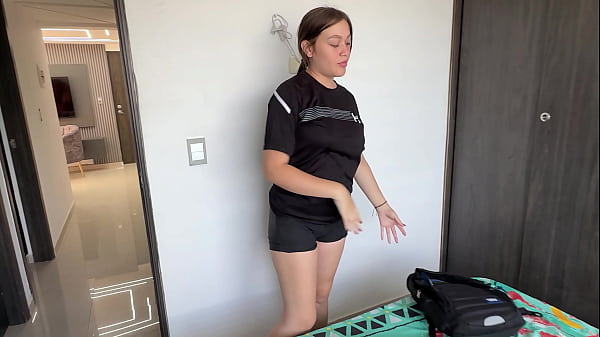 Image Hermanastra me encuentra escondido en su closet mientras me masturbo vi&eacute_ndola desnuda y se pone muy cachonda y me termina follando muy rico.