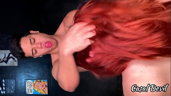 Image ruiva safada caiu de boca na pika e depois cavalgou gostoso com o plug no cu