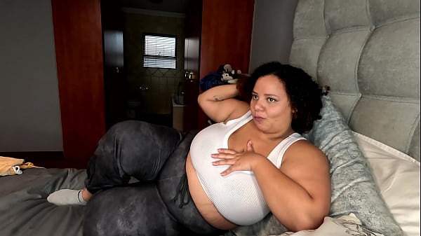 Image Brown BBW chewing bubblegum, blowing bubbles, and playing with her pussy