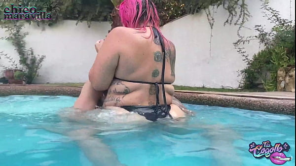 Image Chico Maravilla se folla a la Tia Cogollo chilena en la piscina por el culo