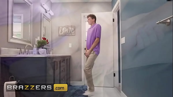 Image BRAZZERS - Hot MILF Justine Saves The Day And Gets Naughty After Jodie&rsquo_s Zipper Mishap