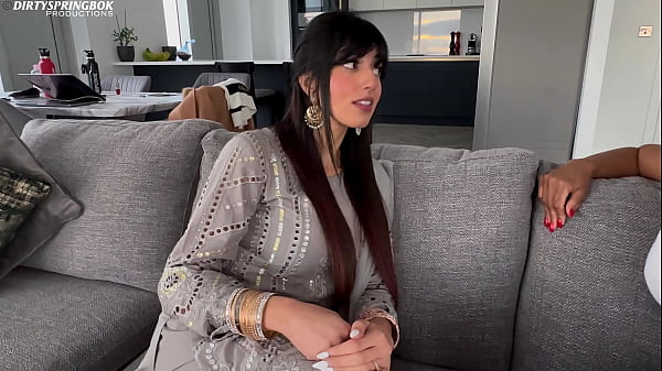 Image Bhabi Aaliyah Yasin cheats on her husband with Lola Marie