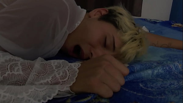 Image Meu marido quis foder minha sobrinha-postica la em casa
