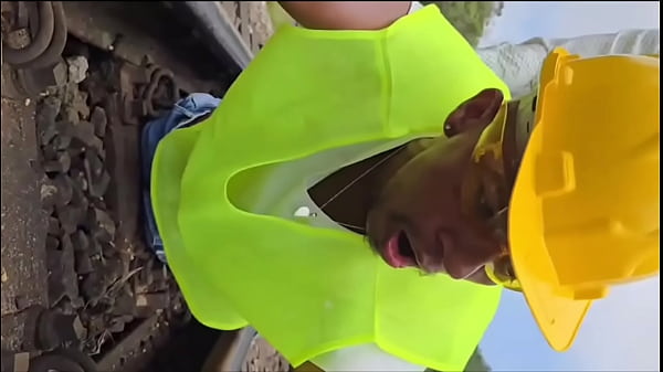 Image Oper&aacute_rios foderam gostoso com o chefe durante a pausa almo&ccedil_o (TEASER)